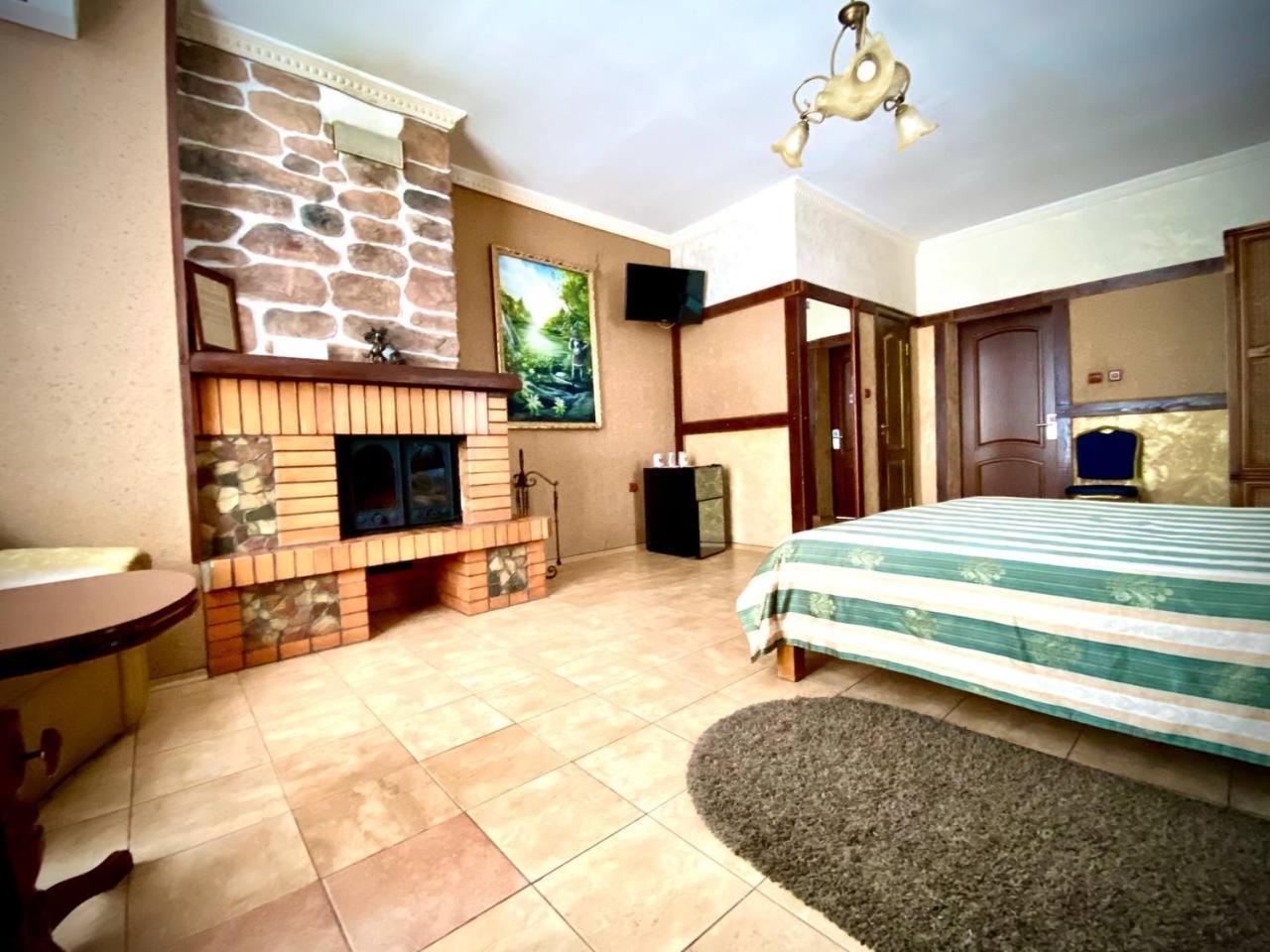 Vyshegrad Castle Hotel Вышгород Экстерьер фото