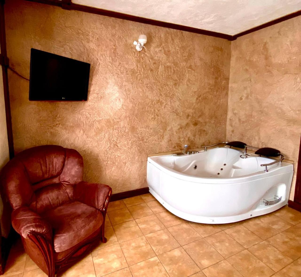 Vyshegrad Castle Hotel Вышгород Экстерьер фото